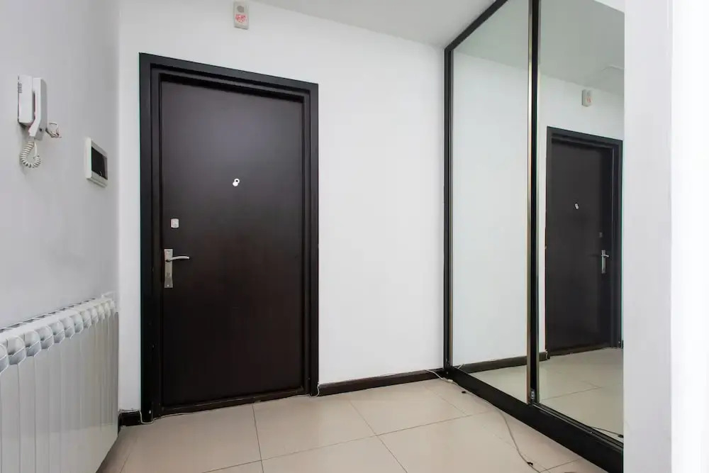 Apartment by Luxe Group DI8210