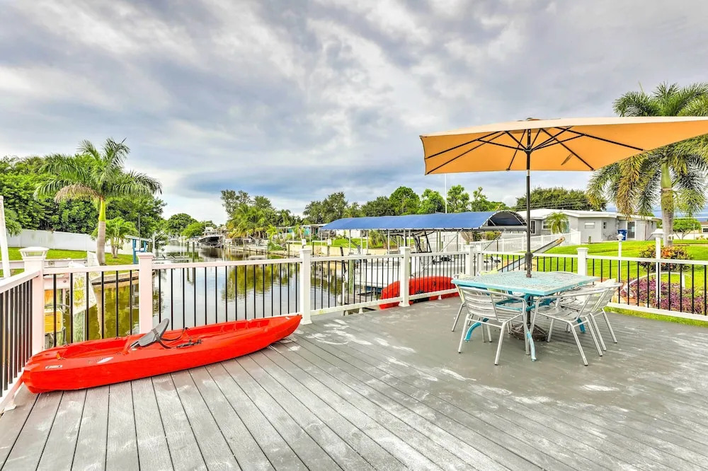 'ocean Breeze Oasis' w/ Boat Dock & Slip on Canal!