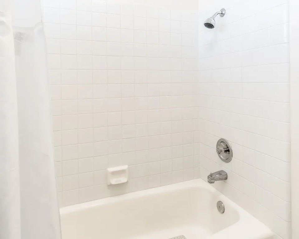 2501 N Indian Canyon Condo Unit 601 1 Bedroom 2 Bathrooms Condo