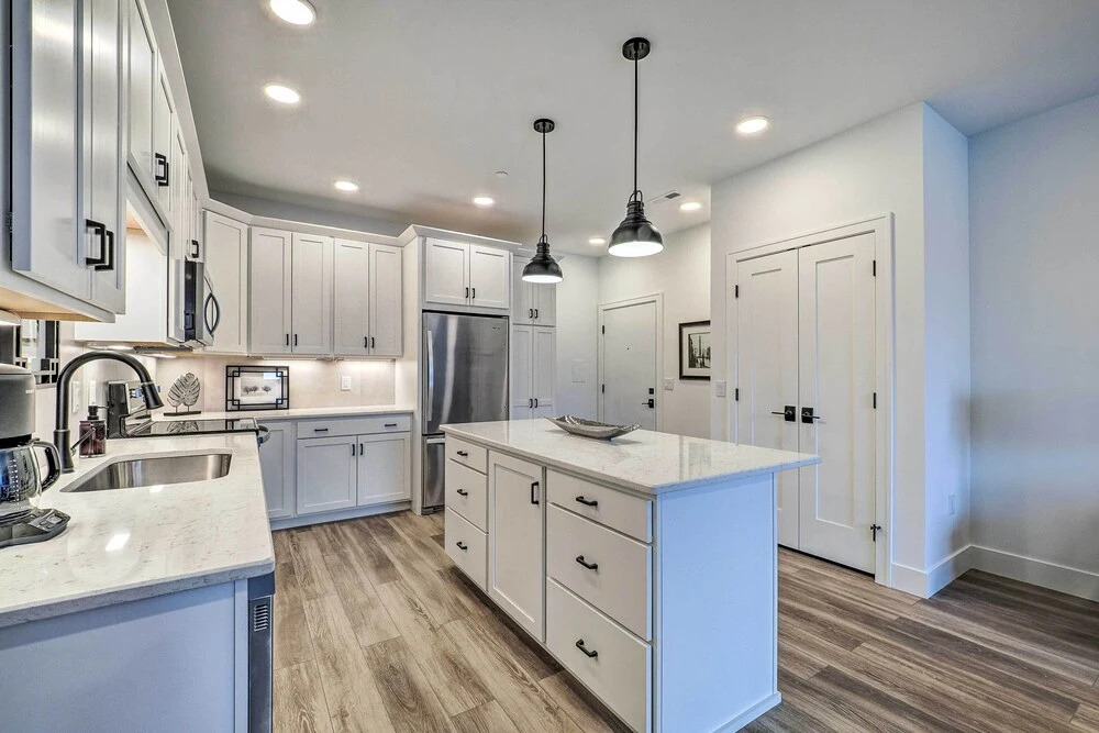 Downtown Traverse City Condo: 32 Mi to Ski Slopes!