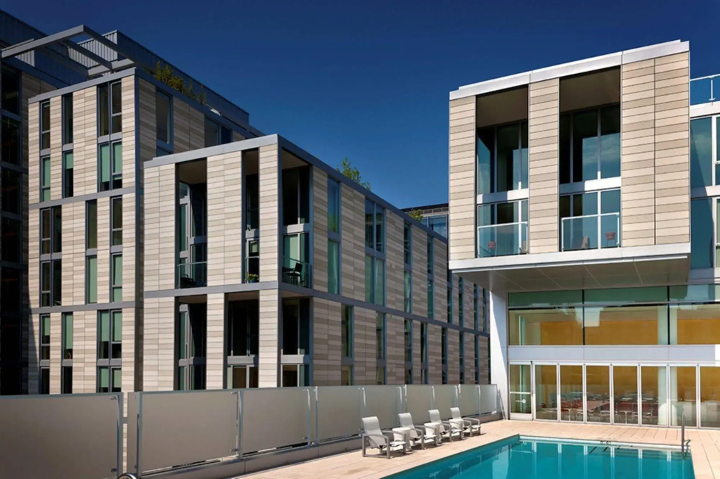 Global Luxury Suites at Chinatown