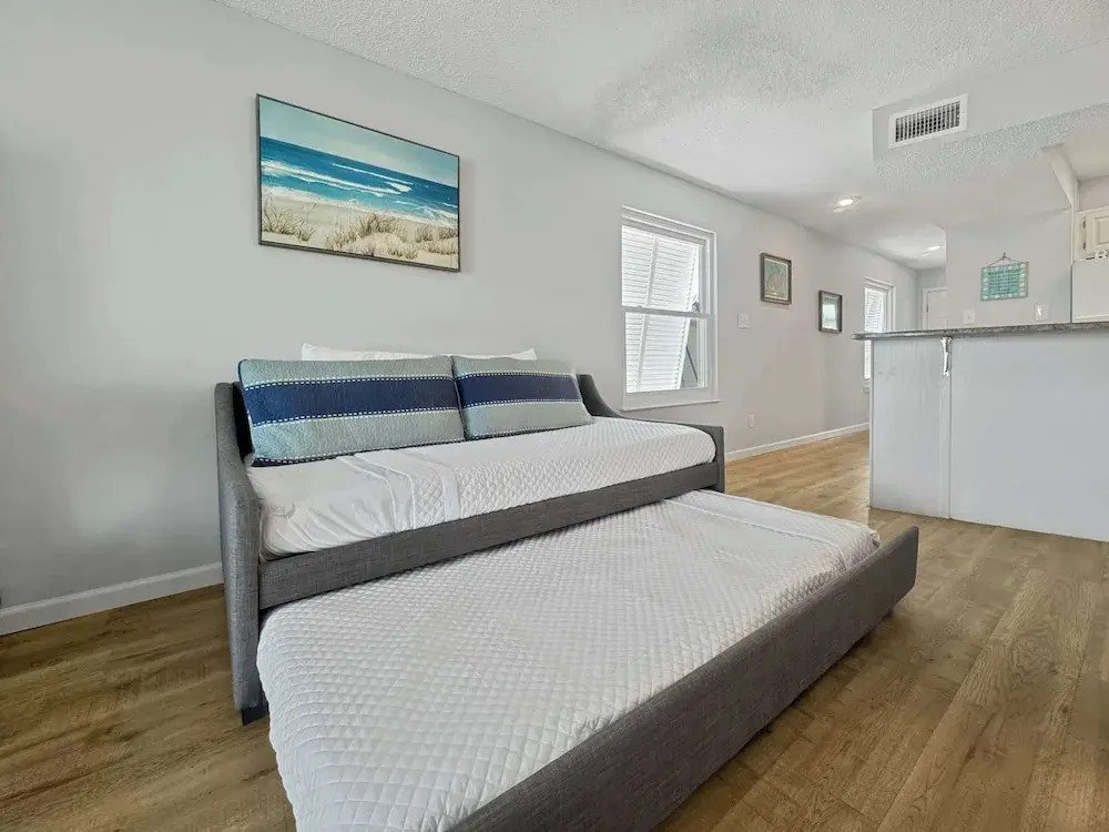 Duplex Beach Home for 6 With Balcony & Resort-style Amenities