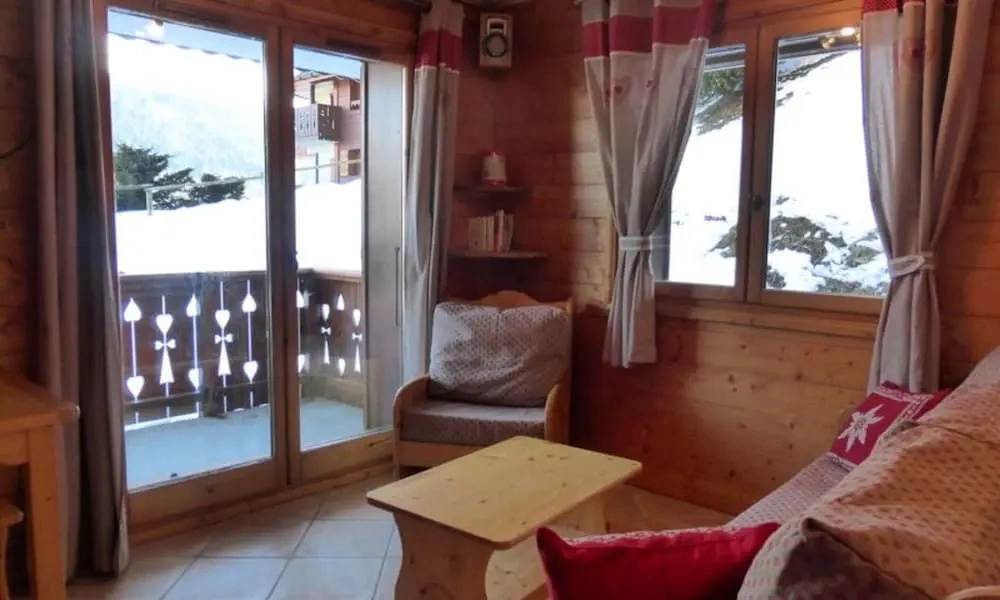 Apartment in Les Allues Near Forest Trails