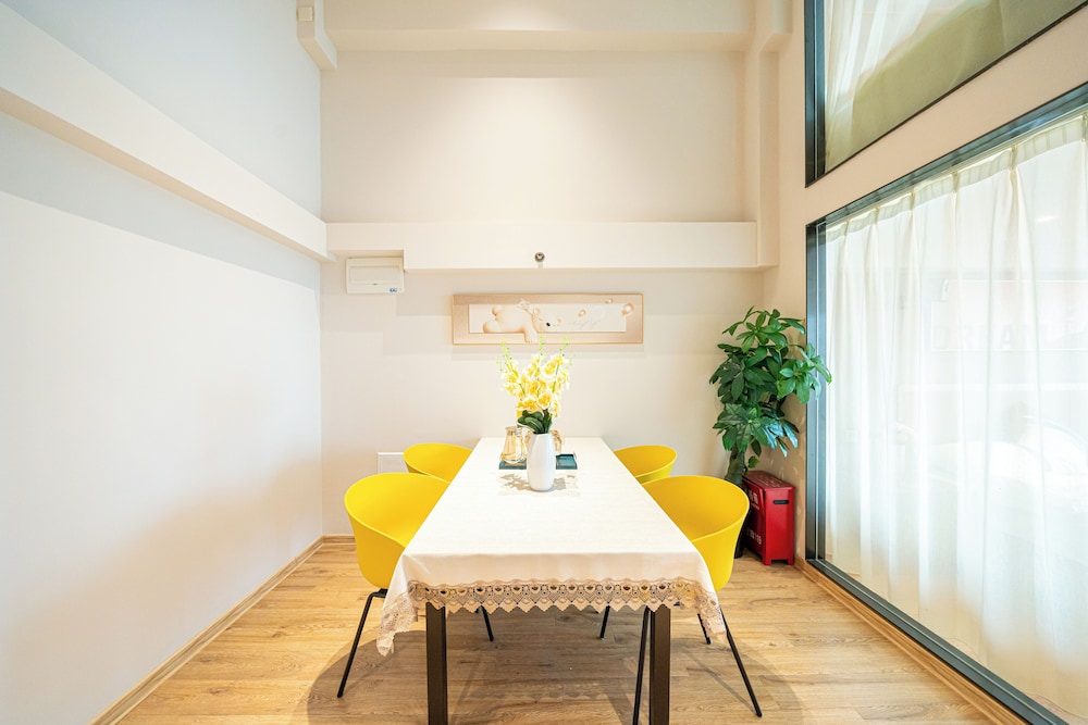 Shanghai Hills & Freshly Home Loft Retreat near NECC