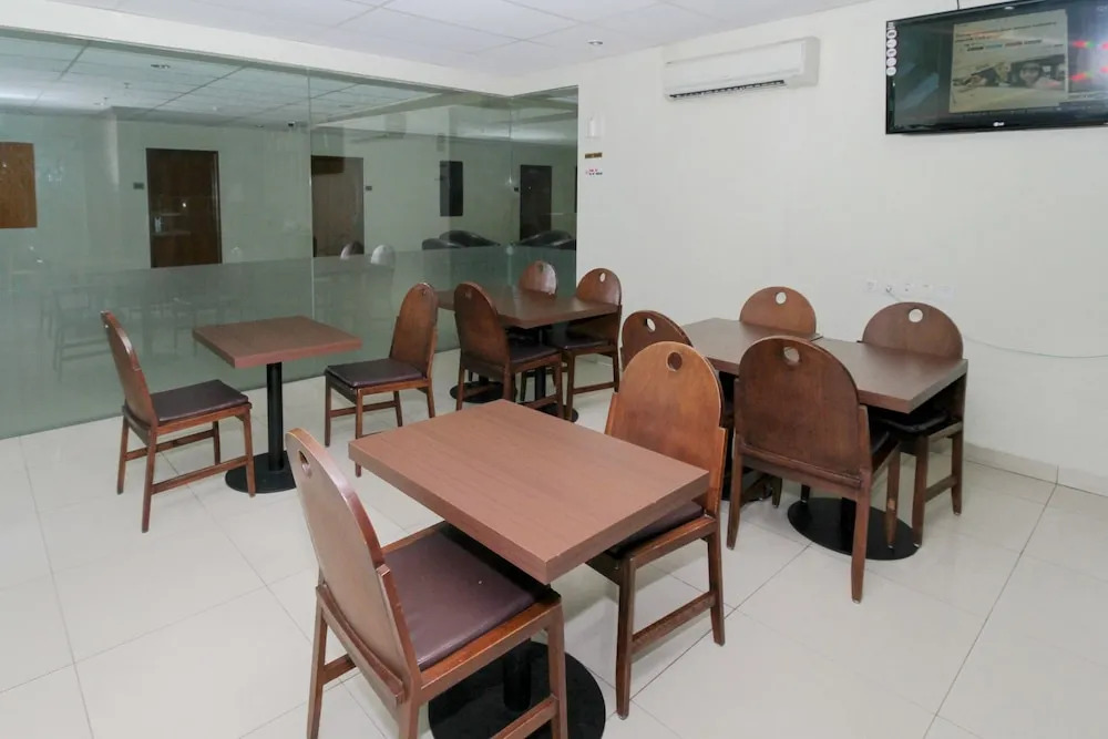 Airy Kuningan Karet Pedurenan 41 Jakarta