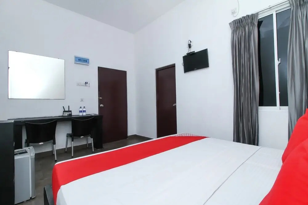 OYO 365 Kingsgate Transit Hotel