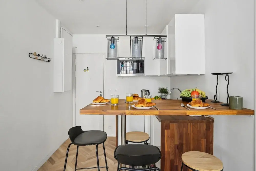 Modern Central Paris Flat by Les Halles