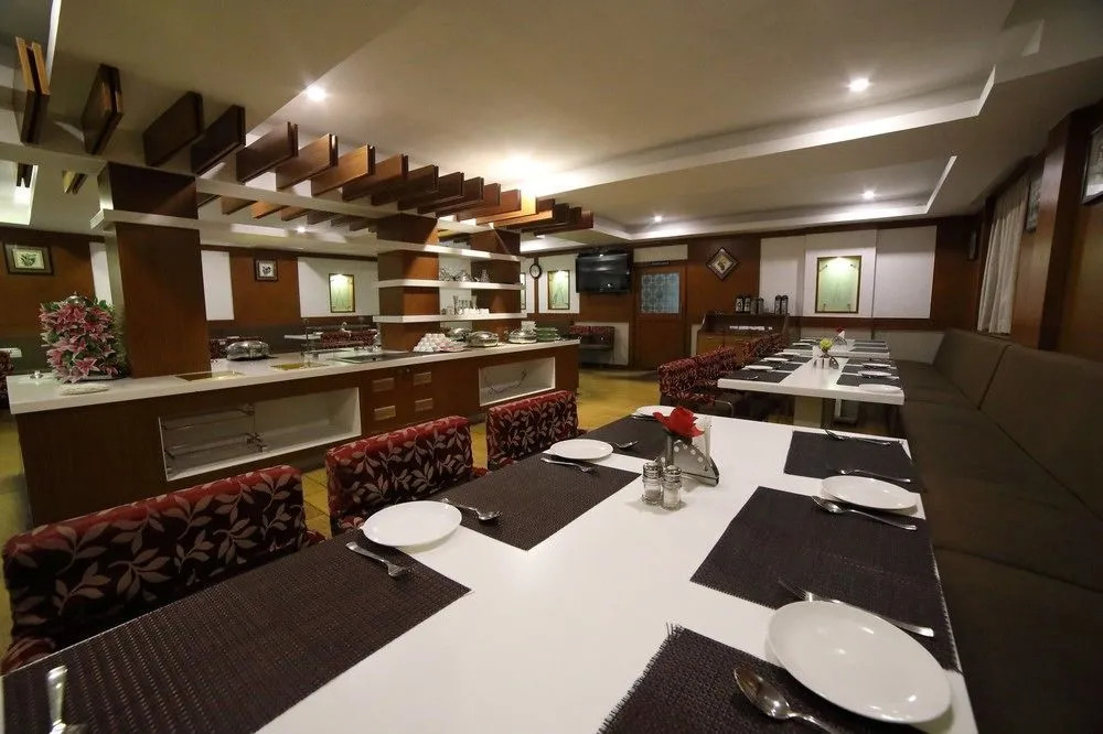 Maple Tree Hotel