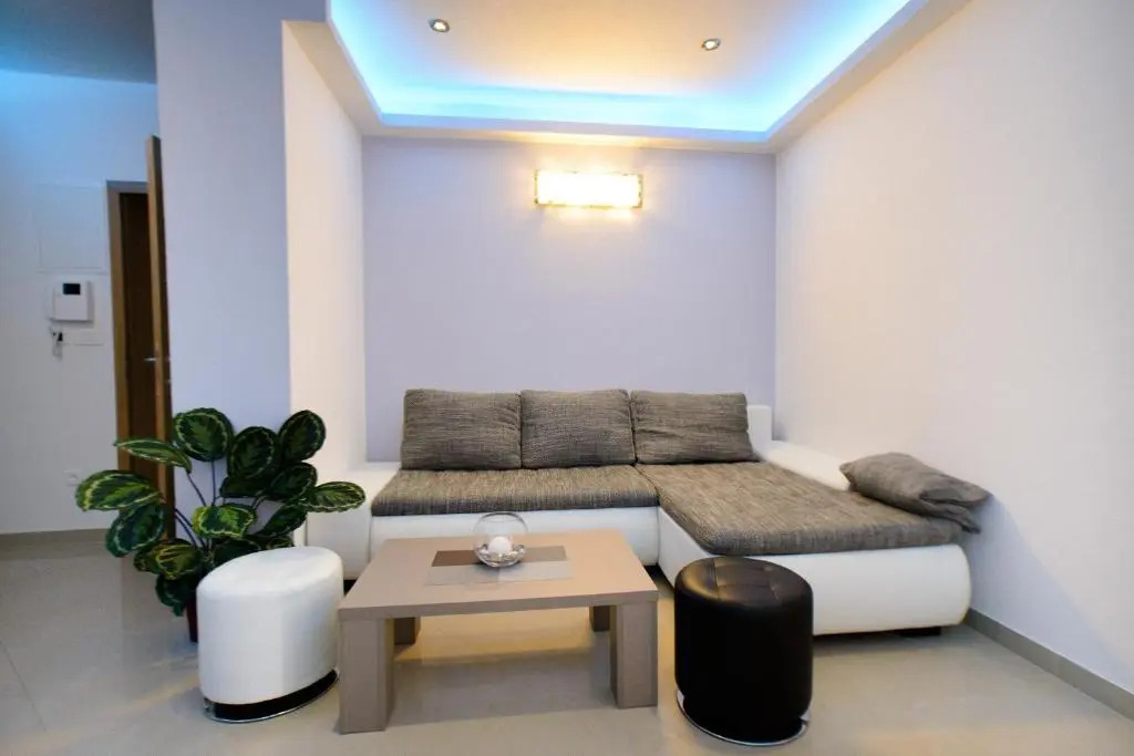 Lara Apartments