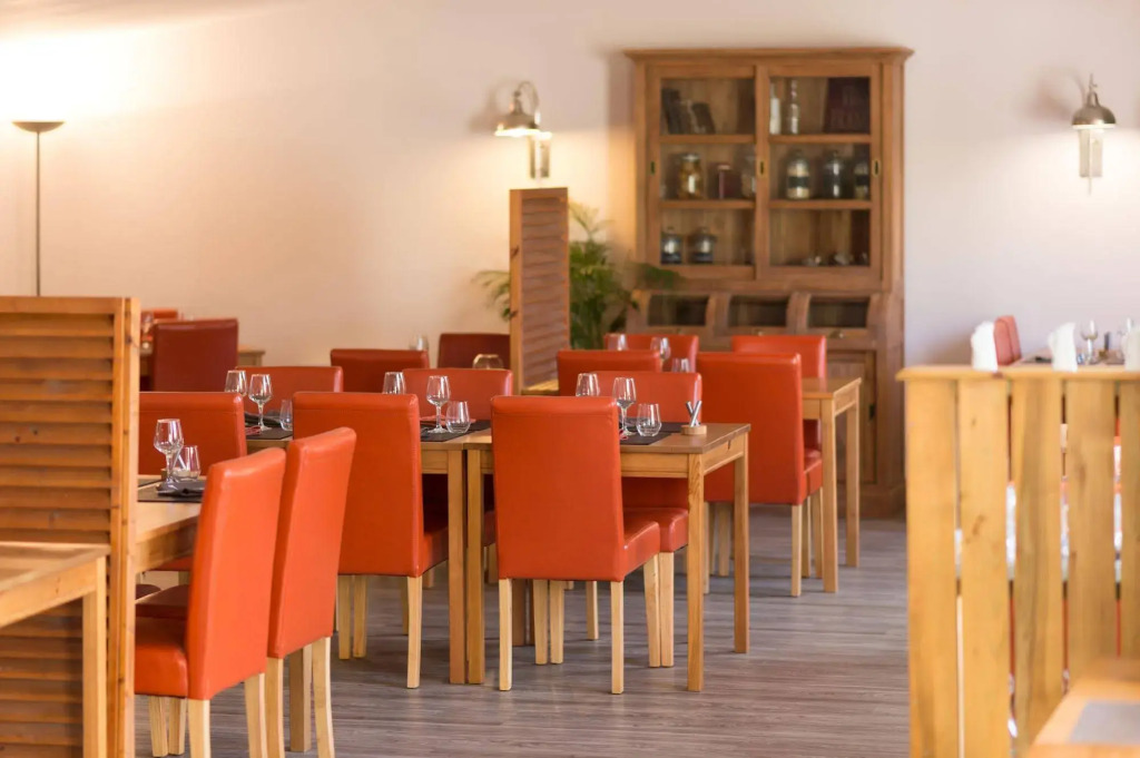 Logis Latitude Ouest Hôtel Restaurant & Spa