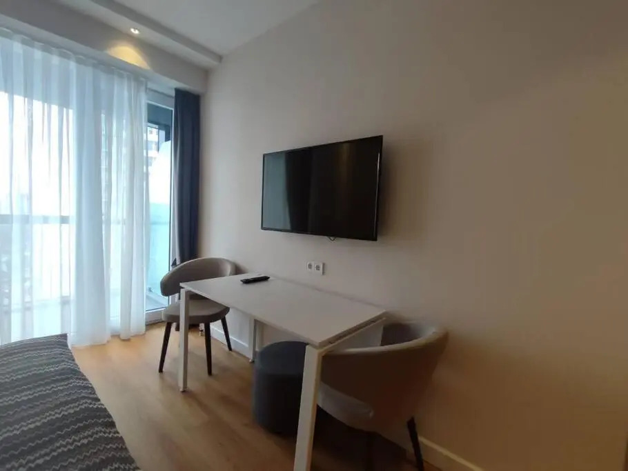 Leo Group Luxury Apartment 09-15 Alliance Palace