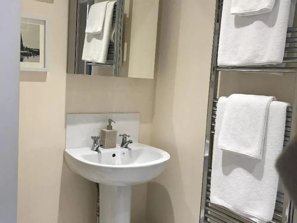 Stracey Road Apartment