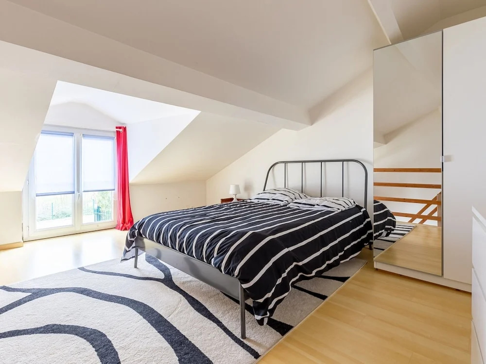 Picturesque Apartment in Bayeux with Private Courtyard