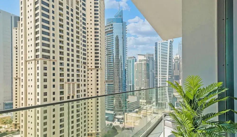 LUX Contemporary Suite Marina View 2