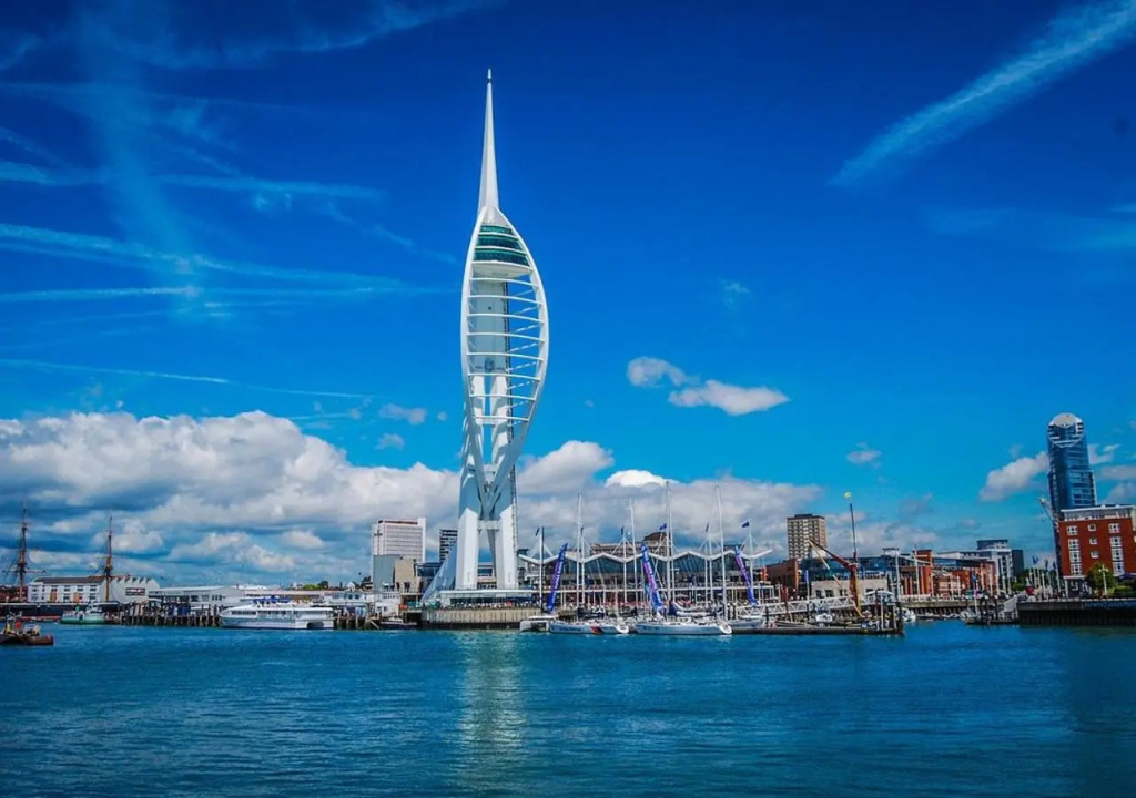 Oliverball Serviced Apartments - Flat A - Spacious ground floor, 1 bedroom apartment in Central Southsea
