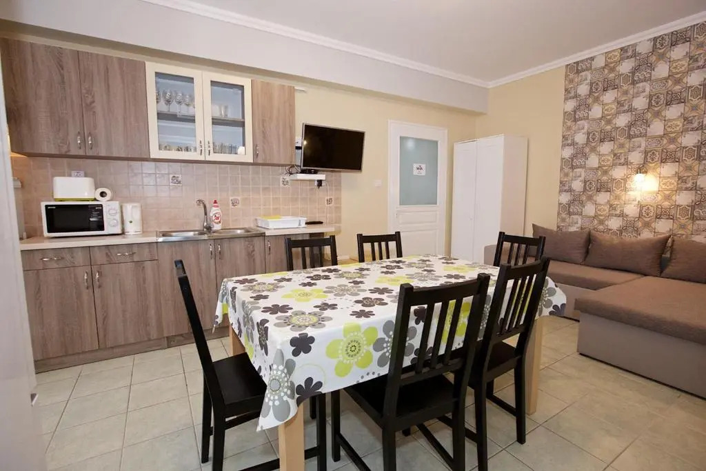 Zoli Apartmanok-Timi Kölcsey 34-36