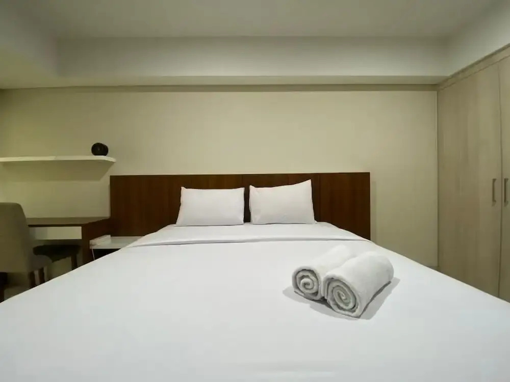 New And Homey Studio Apartment At Warhol (W/R) Residence