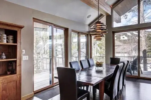 White Cloud Mountain Home