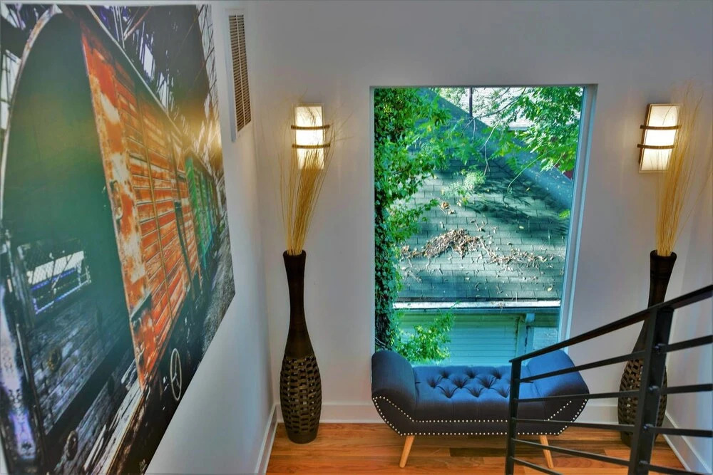 Modern 8bed/4ba Home w/ Roof Deck & Grill by Domio