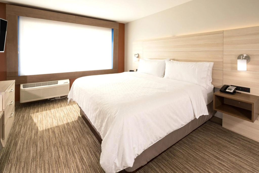Holiday Inn Express & Suites La Porte by IHG
