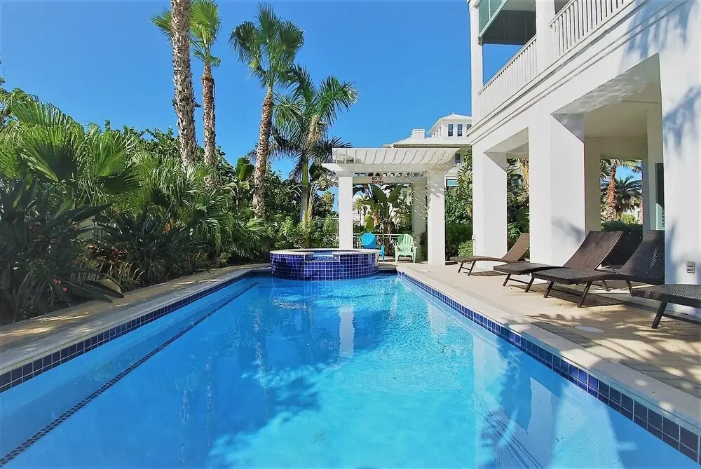 Bella Casa - Private House With Hot Tub 4 Bedroom Home by RedAwning