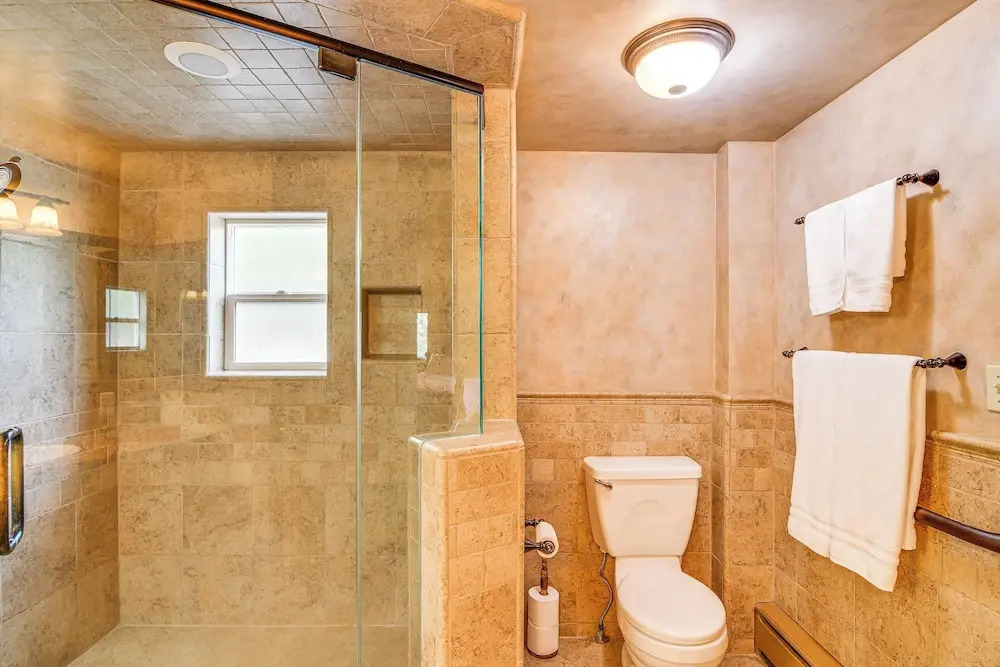 Game Room & Hot Tub: Serene Grand Mountain Chalet!