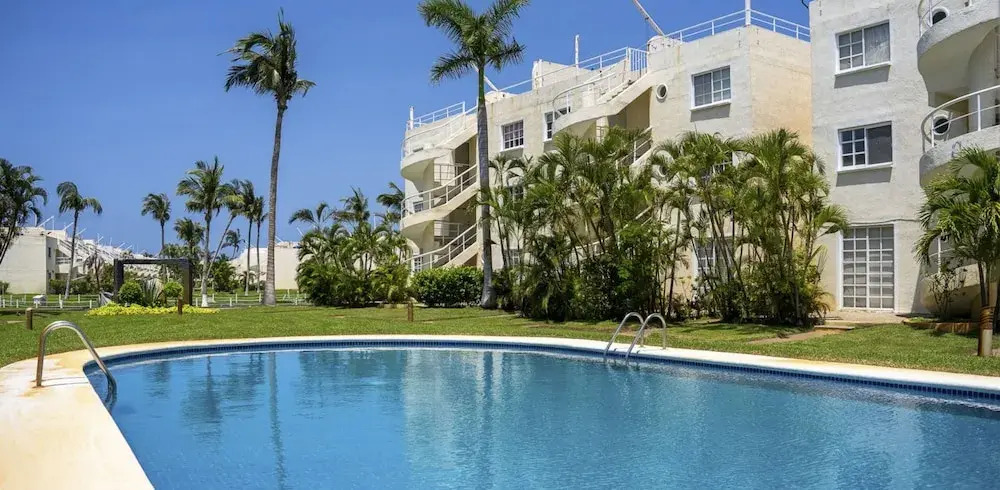New Acapulco Retreat Garden Pool & Gym
