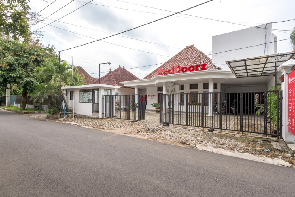 Urbanview Hotel Griya Surya Malang by RedDoorz