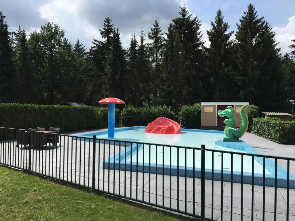 Sfeervol vakantiehuisje in bosrijke omgeving