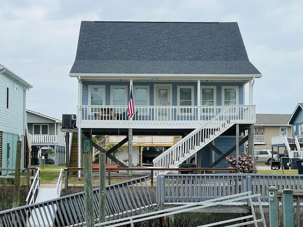Asteria By The Sea 3 Bedroom Home by Redawning