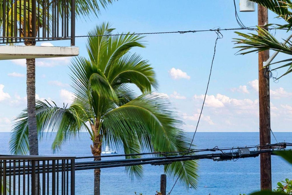 Big Island Kona Ali'i by Coldwell Banker Island Vacations