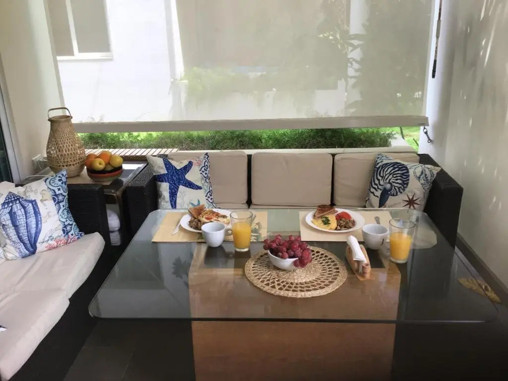 Casa Iris - Lovely 1 bdrm condo with pool; steps to the beach