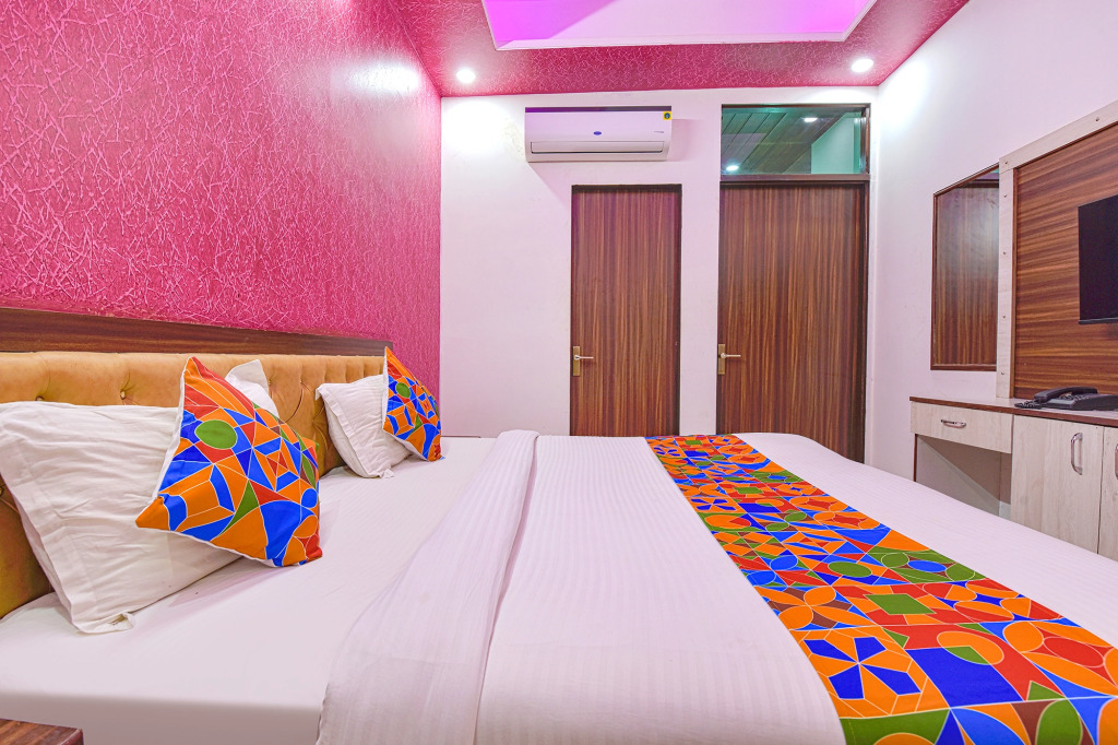 Fabhotel The Lotus