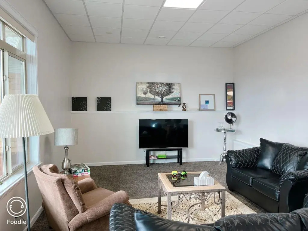 2 bedroom lake/Mountain view near Shannon Lake golf and park