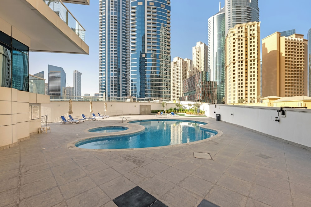 Waves - Charming Apt With Balcony, Minutes From The Beach