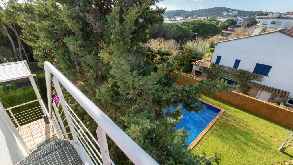 Vicki in Calella de Palafrugell