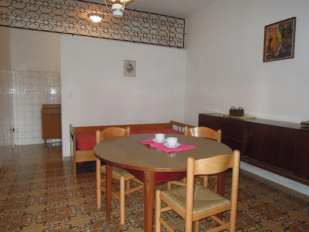 Peaceful villa with garden 500mt from the sea
