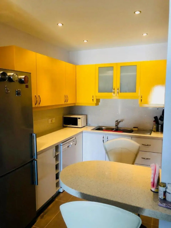 2BR home with stunning sea and mountain views