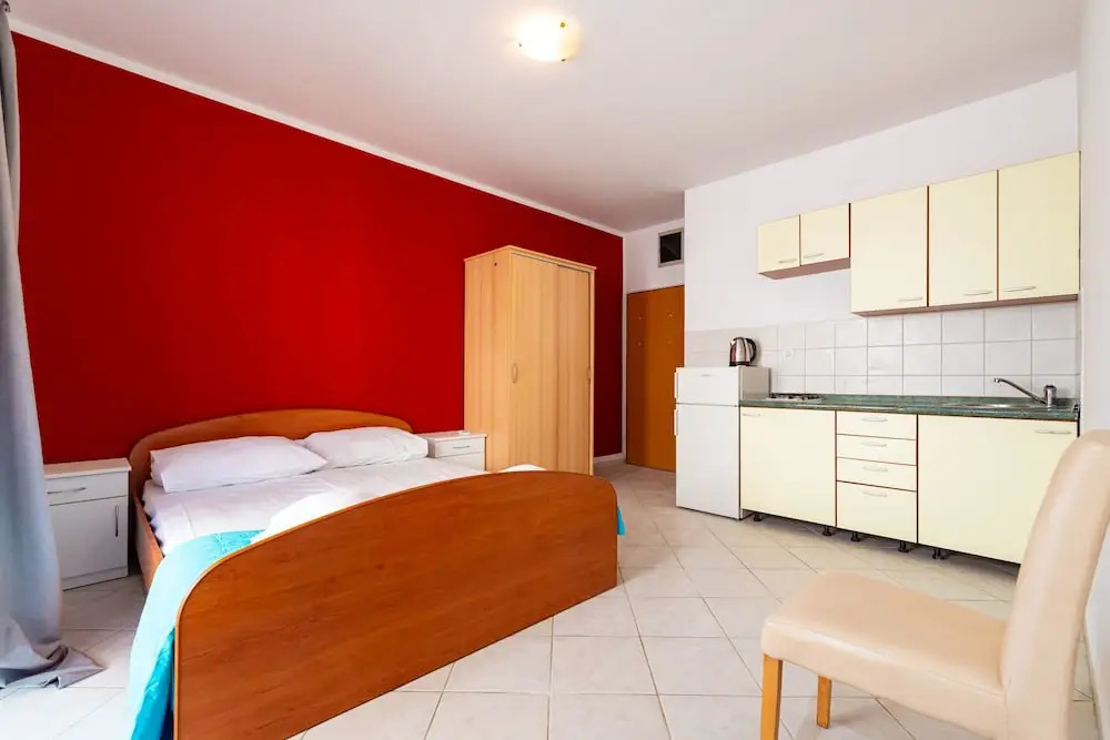Bonvie Apartments in Center 12 B6
