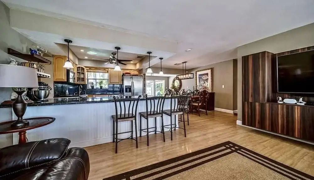 Tropical Oasis Fantastic 4 BD 3 BTH Home