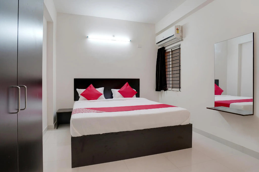 OYO 41102 Hyderabad Elite