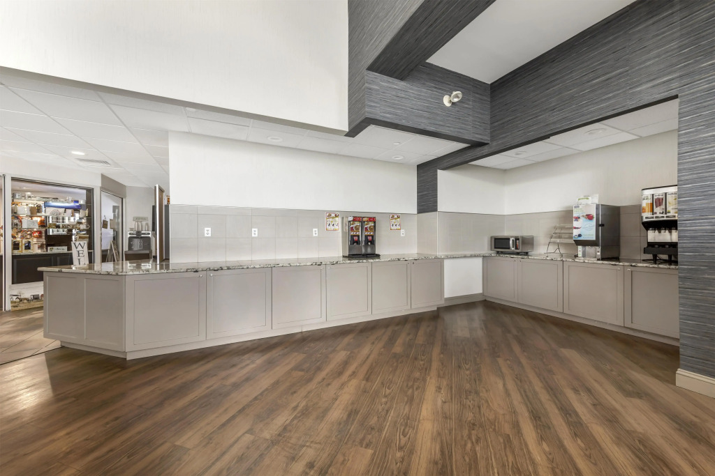 Best Western PLUS Revere Inn & Suites