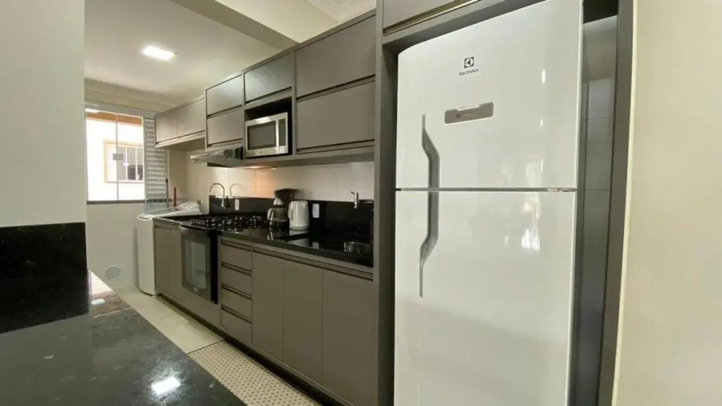 Lindo e Novíssimo Apartamento na Praia de Bombas.