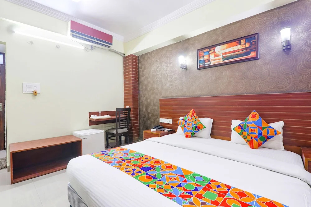 FabHotel Royal Ville