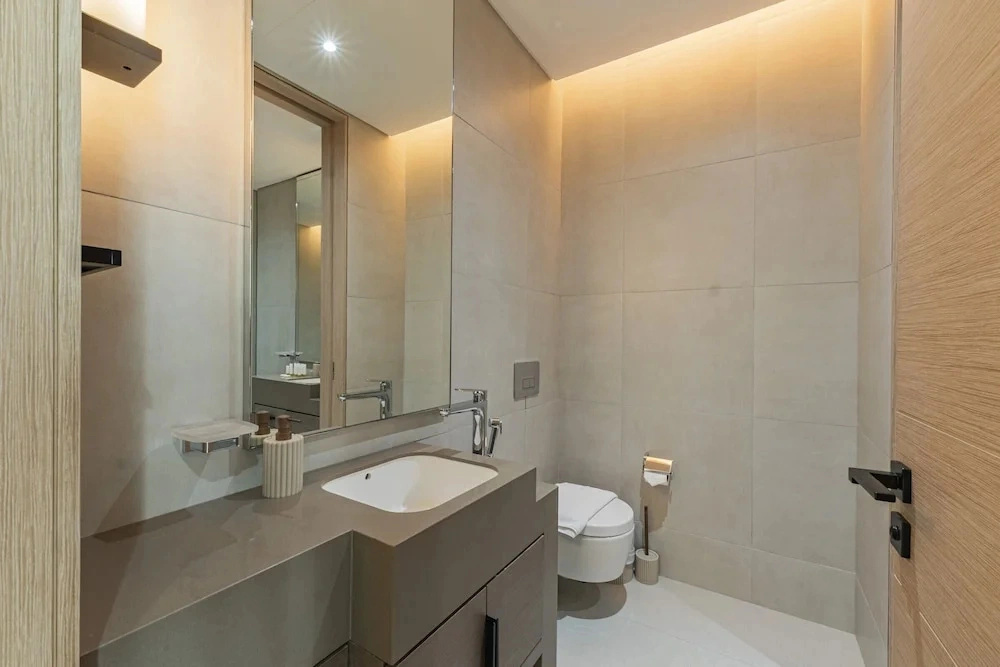 Live the Vibe Upgraded 2BR JBR Coastal Living