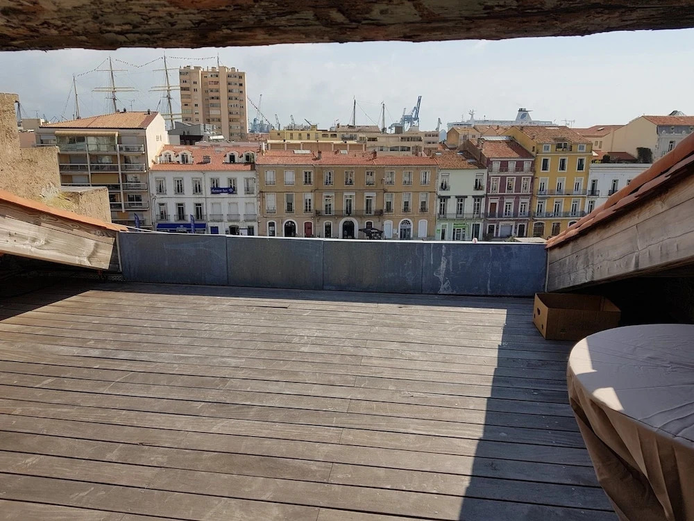Sete Vue Canal Duplex Pour 7 Personnes
