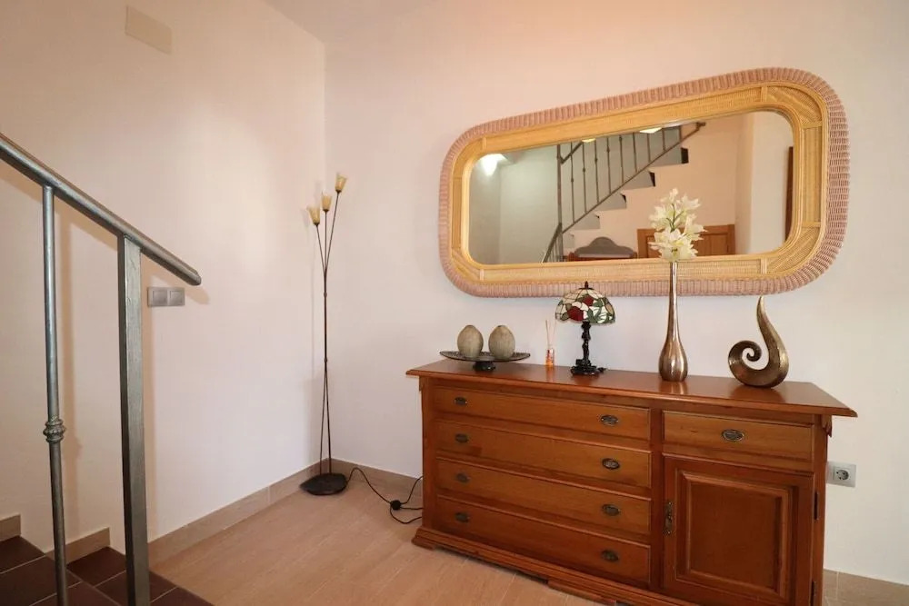 1117 Villa Gamor