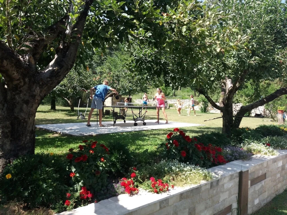 Studio With Pool Near Airport