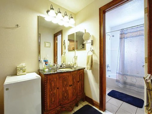 Cinnamon Inn
