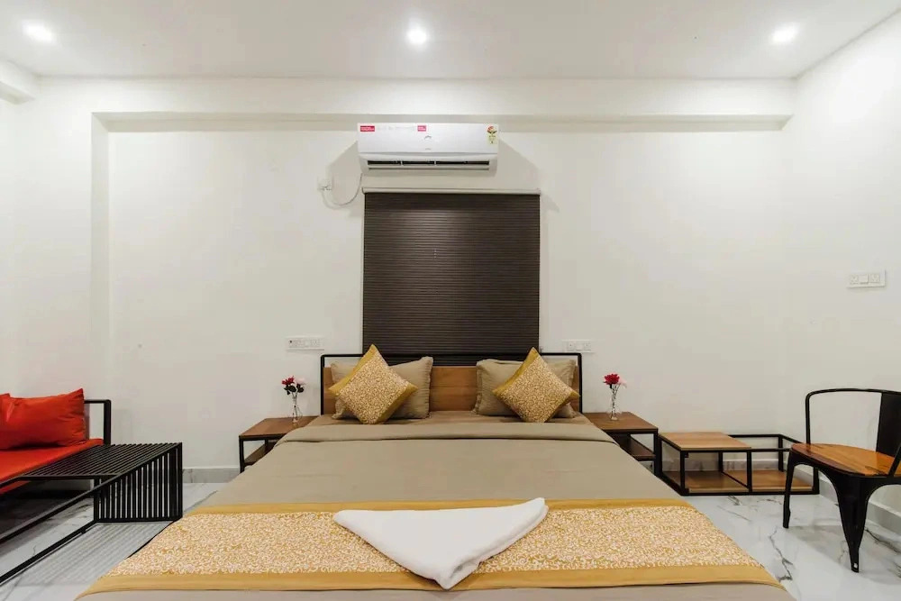 Hotel Ecstasy